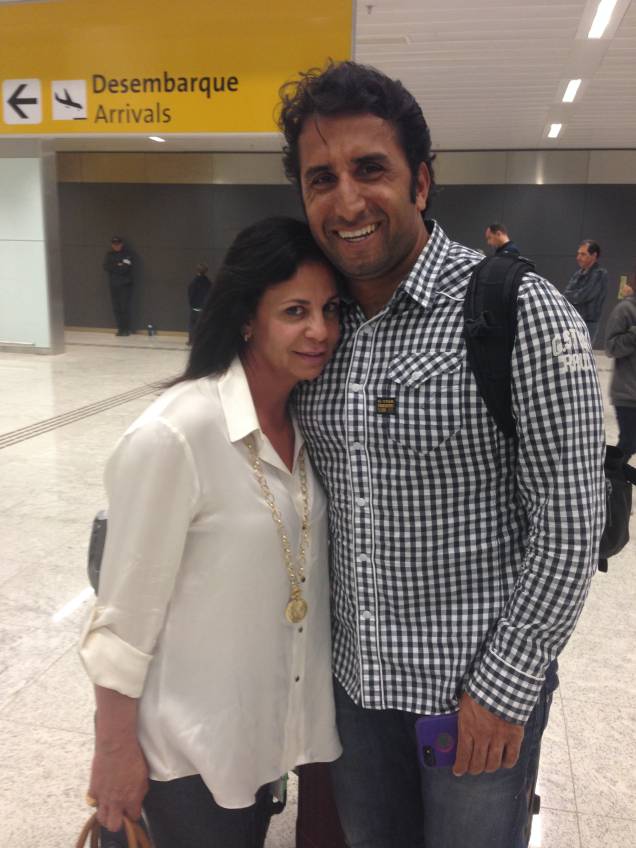 O casal Elizabete Pereira e Cláudio Oliveira discordaram na hora de avaliar o serviço do novo Terminal O casal Elizabete Pereira e Cláudio Oliveira discordaram na hora de avaliar o serviço do novo Terminal