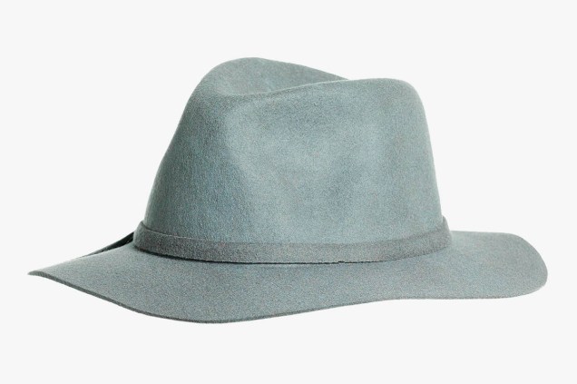 Chap&eacute;u feminino de feltro: R$ 139,90