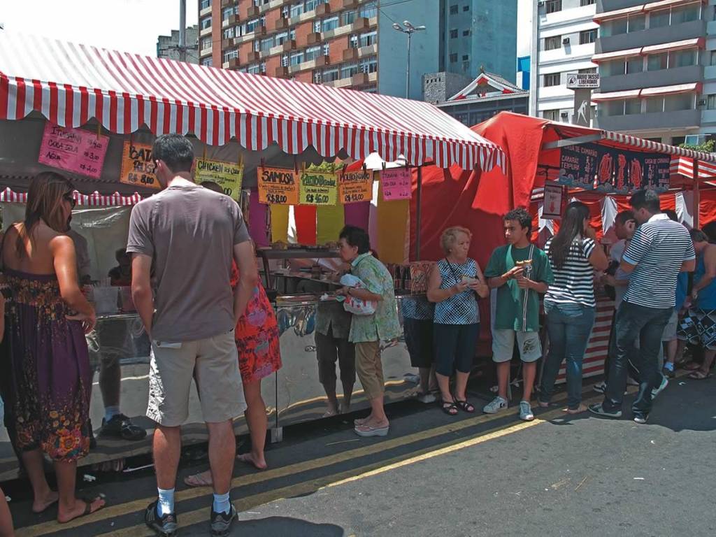 Chef de comida indiana chega à Feira da Liberdade após concurso