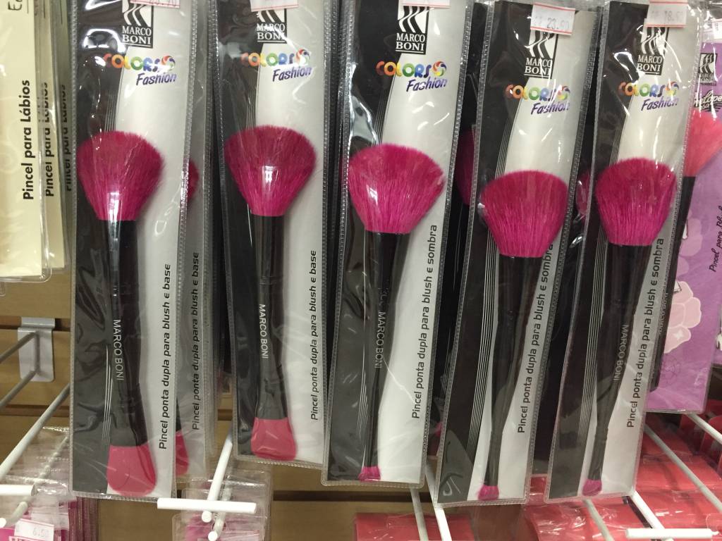 Pincel de base e pó (23,90 reais) Pincel de base e pó (23,90 reais)
