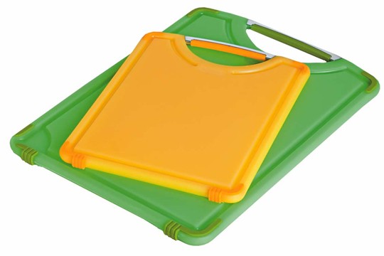 Loja especializada em utensílios para cozinha. Na foto, tábuas para cortar frutas Loja especializada em utensílios para cozinha. Na foto, tábuas para cortar frutas