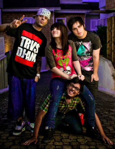 Fake Number abre o show do Paramore neste domingo (20)