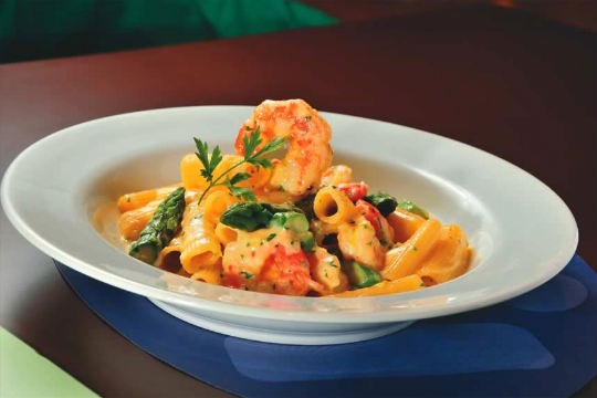 Piola e Casa Pizza oferecem refeições no almoço