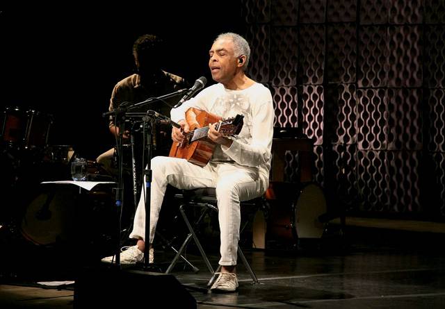 Gilberto Gil continua internado no Sírio-Libanês