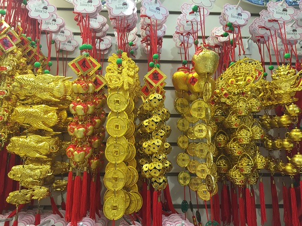 Penduricalhos dourados (29 reais) Penduricalhos dourados (29 reais)