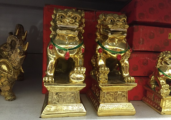 Estatueta dupla de le&atilde;o chin&ecirc;s (70 reais)