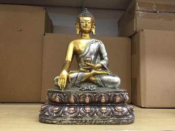 Estatueta buda sentado tamanho m&eacute;dio (de 56 reais por 44,90 reais)