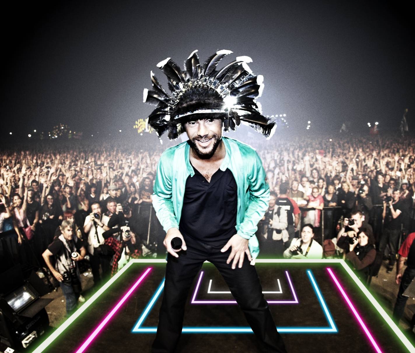 Mixtape reúne clássicos e músicas desconhecidas do Jamiroquai; ouça