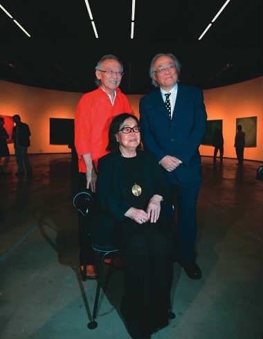 Tomie Ohtake inaugura exposição