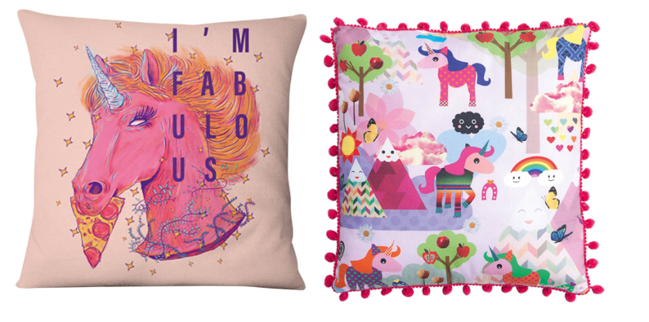 R$ 55,00 a capa de almofada com estampa de unicórnio e R$ 64,00 a versão de escamas R$ 55,00 a capa de almofada com estampa de unicórnio e R$ 64,00 a versão de escamas