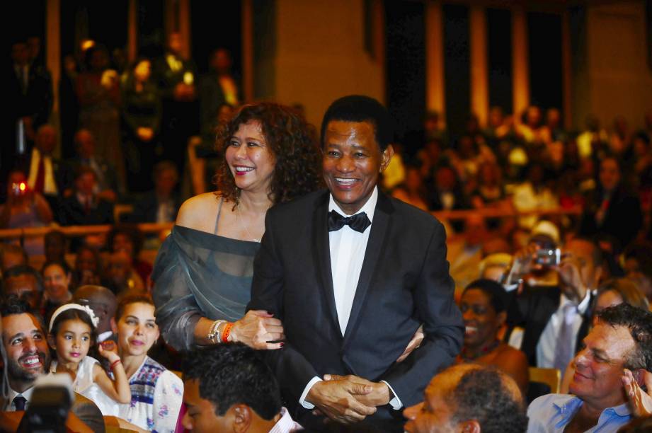 Com a mulher Clodine quando foi homenageado no Trof&eacute;u Ra&ccedil;a Negra em 2011
