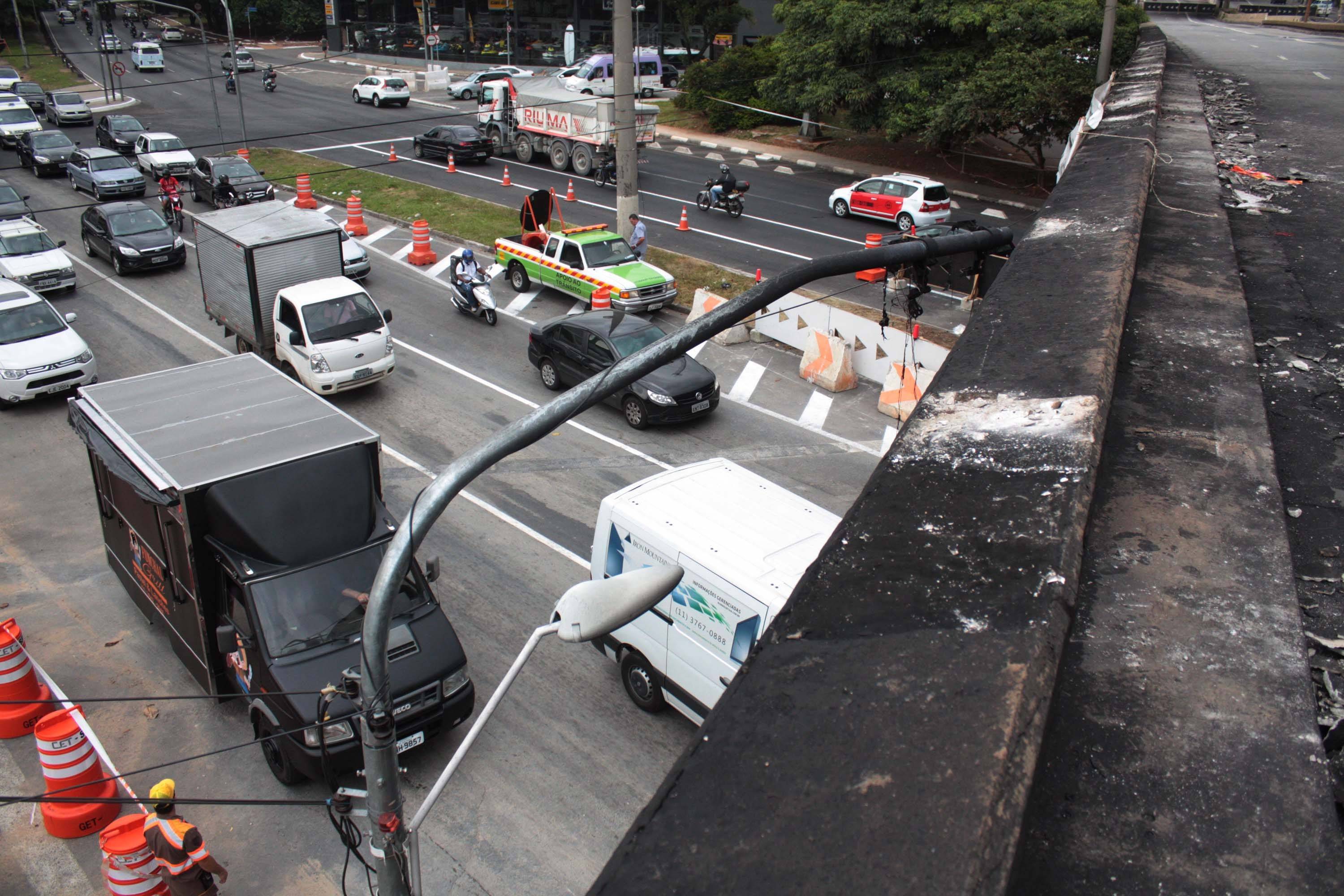 Viaduto Santo Amaro é reaberto parcialmente