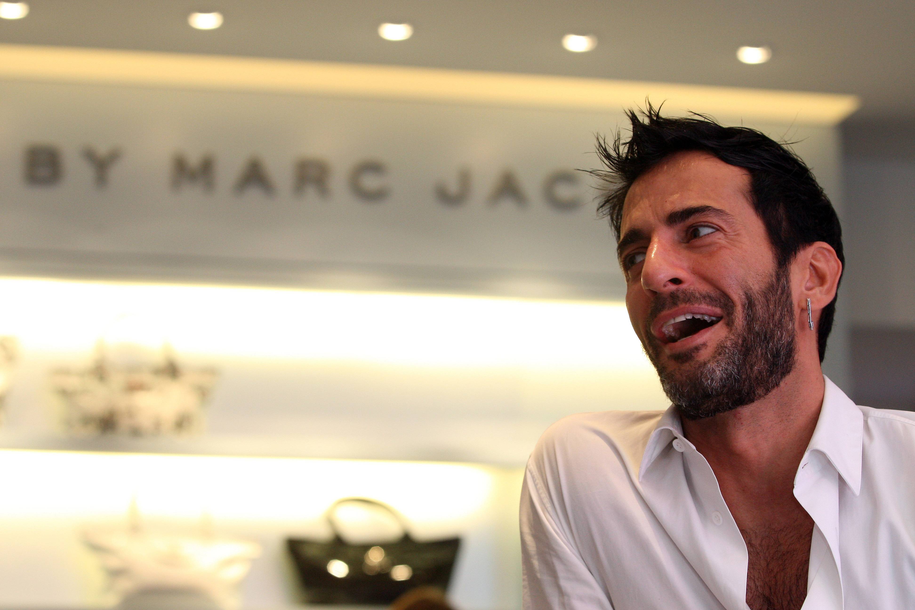Mostra reúne Alexandre Herchcovitch, Vik Muniz e Marc Jacobs