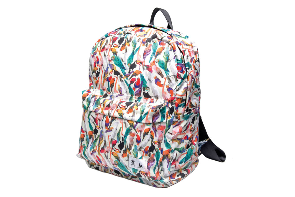 Mochila produzida a partir de garrafa PET reciclada: R$ 369,00