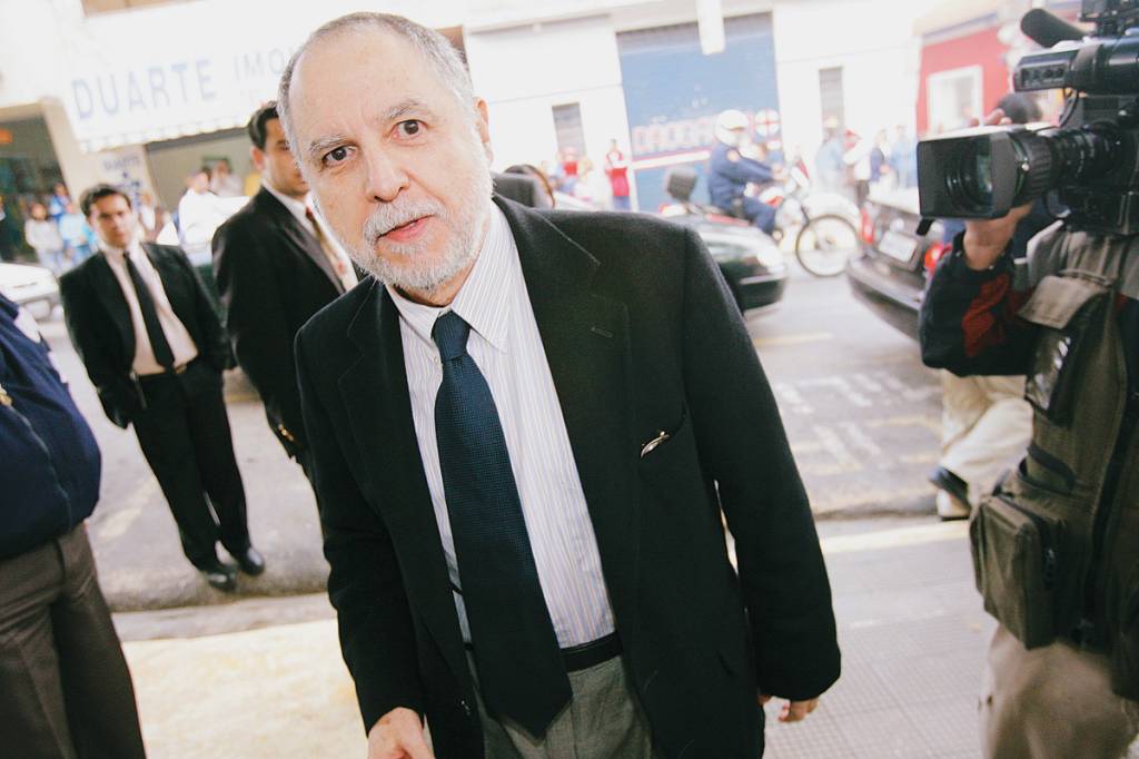 Jornalista condenado por matar a namorada vai para o regime aberto