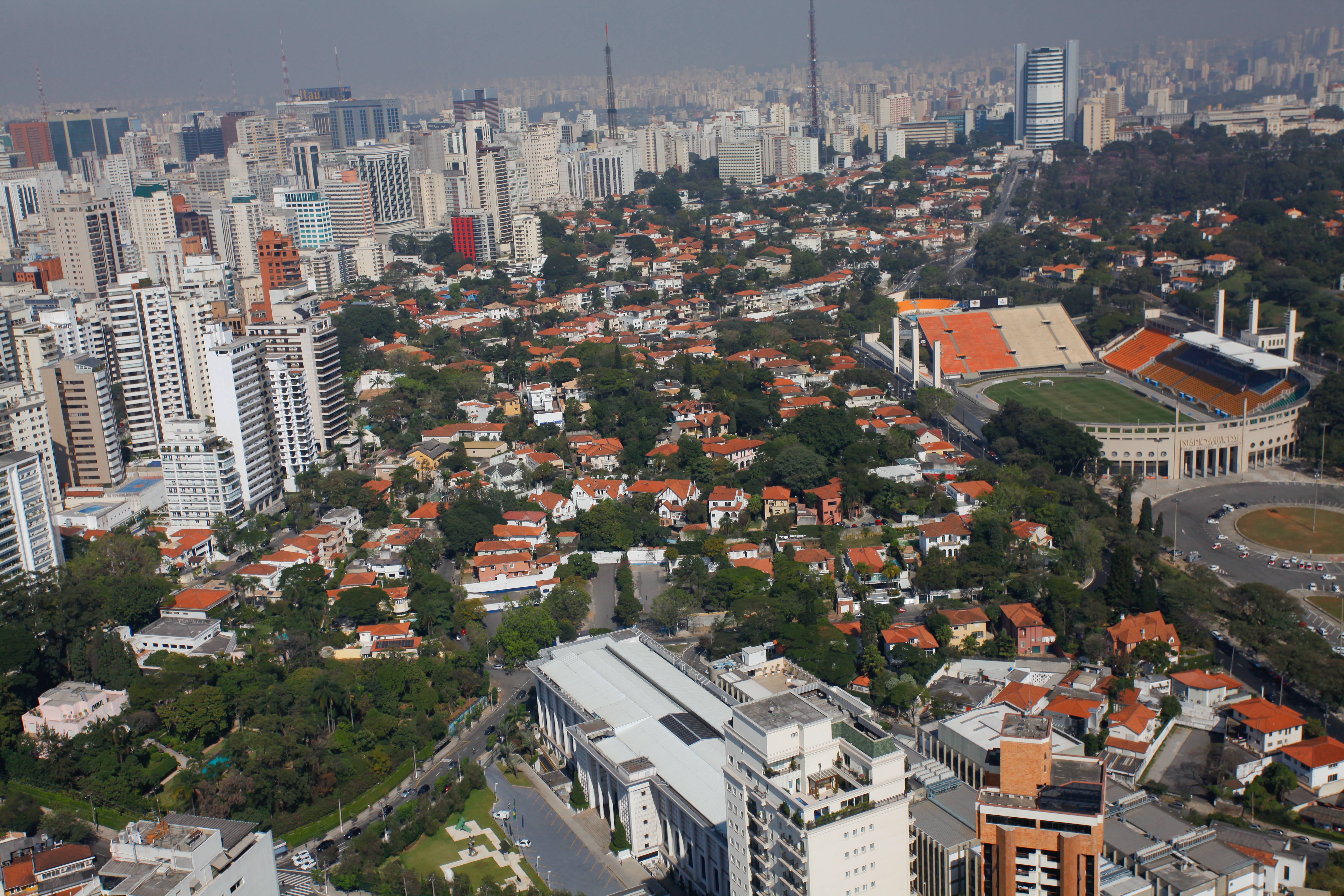 Bairros da Zona Oeste ficam mais de 20 horas sem energia elétrica