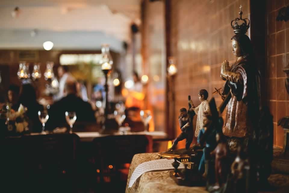 Monges abrem as portas do Mosteiro de São Bento para brunch dominical