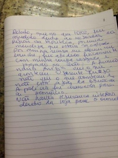 Ele disse ter escrito uma reclama&ccedil;&atilde;o em um livro da loja