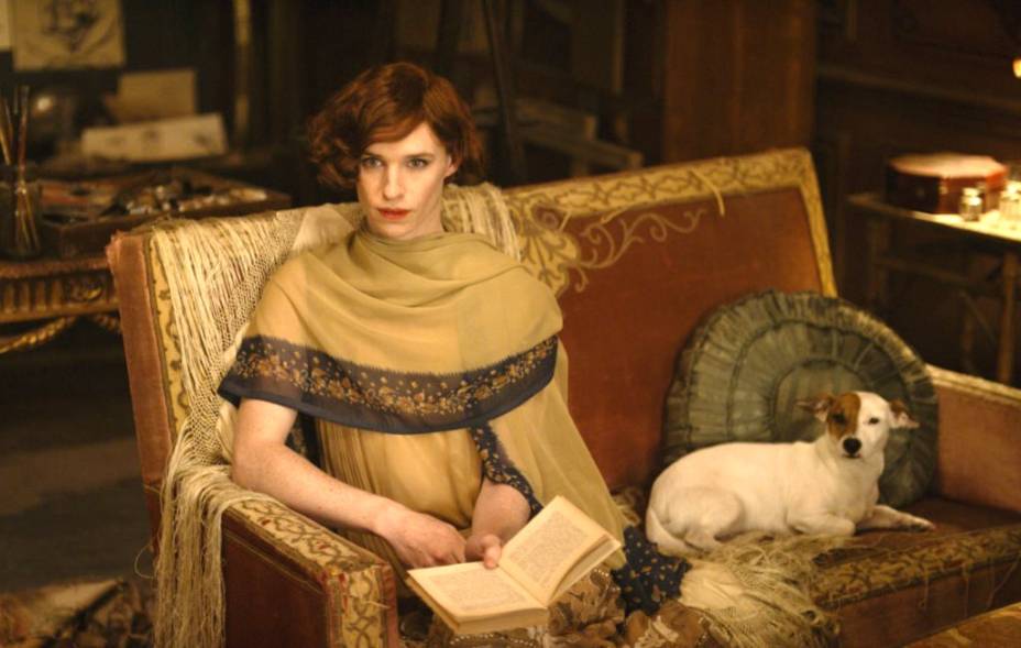 A Garota Dinamarquesa: Eddie Redmayne vive a artista Lili Elbe, considerada a primeira mulher transexual a ser submetida a cirurgia de mudança de sexo A Garota Dinamarquesa: Eddie Redmayne vive a artista Lili Elbe, considerada a primeira mulher transexual a ser submetida a cirurgia de mudança de sexo