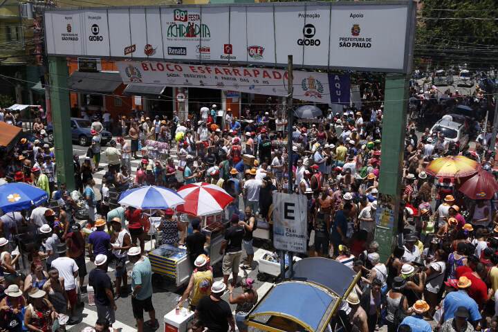 Organizadores anunciam que mais de 12 000 pessoas participaram do bloco Esfarapados, no Bixiga