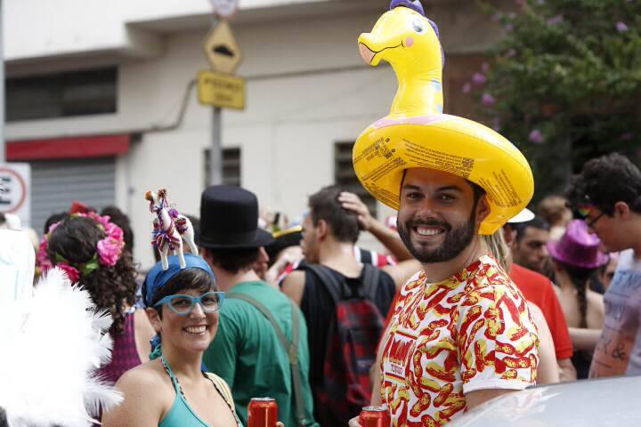 Bloco da Charanga do Fran&ccedil;a desfila por Santa Cec&iacute;lia&nbsp;