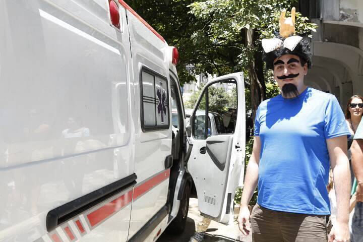 Foli&otilde;es perdem a viagem; bloco Toca Rauuul n&atilde;o comparece a evento