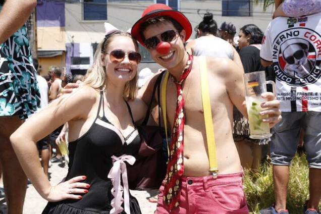 Bloco anima foli&otilde;es na Freguesia do &Oacute;