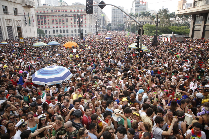 Domingo Ela N&atilde;o Vai atraiu &nbsp;multid&atilde;o ao centro de S&atilde;o Paulo&nbsp;