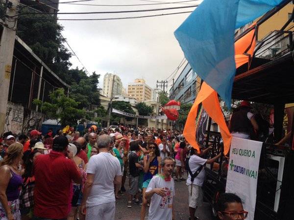 O bloco Fu&aacute; desfilou at&eacute; a Pra&ccedil;a Roosevelt