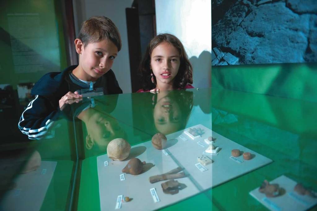 Sítio Morrinhos tem relíquias arqueológicas paulistanas em seu acervo