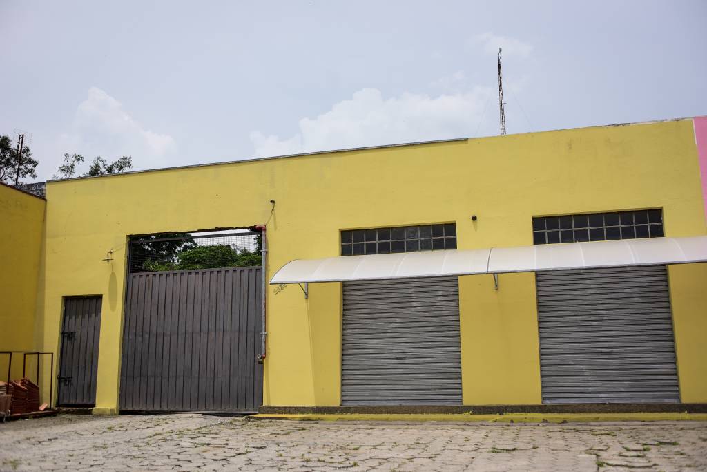 Loja que vendeu materiais para sítio ligado a Lula fecha e muda de endereço