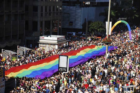 Líder do DEM, vereador Carlos Apolinario propõe leis polêmicas