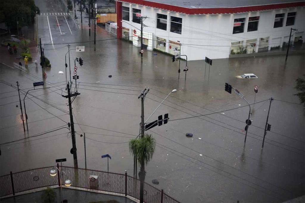 Prefeitura não usa verba, e Pompeia volta a inundar