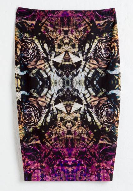 	Saia l&aacute;pis estampada. R$ 63,90.