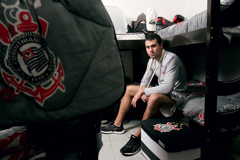 Saiba como vivem os atletas da equipe de MMA do Corinthians