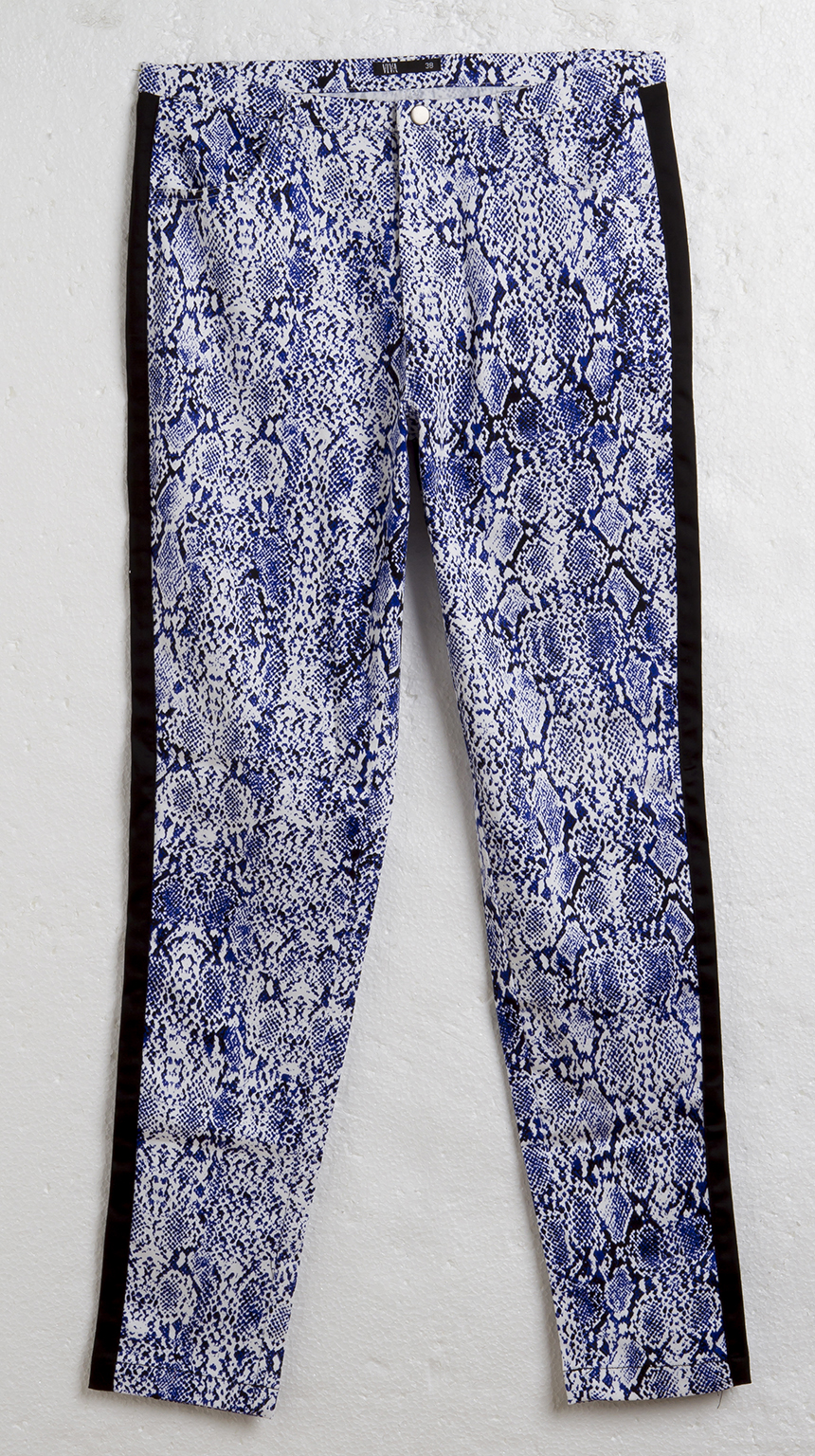 	Cal&ccedil;a phyton. R$ 89,90.