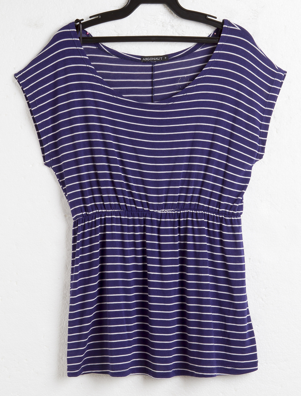 	Blusa de malha acinturada. R$ 25,90.