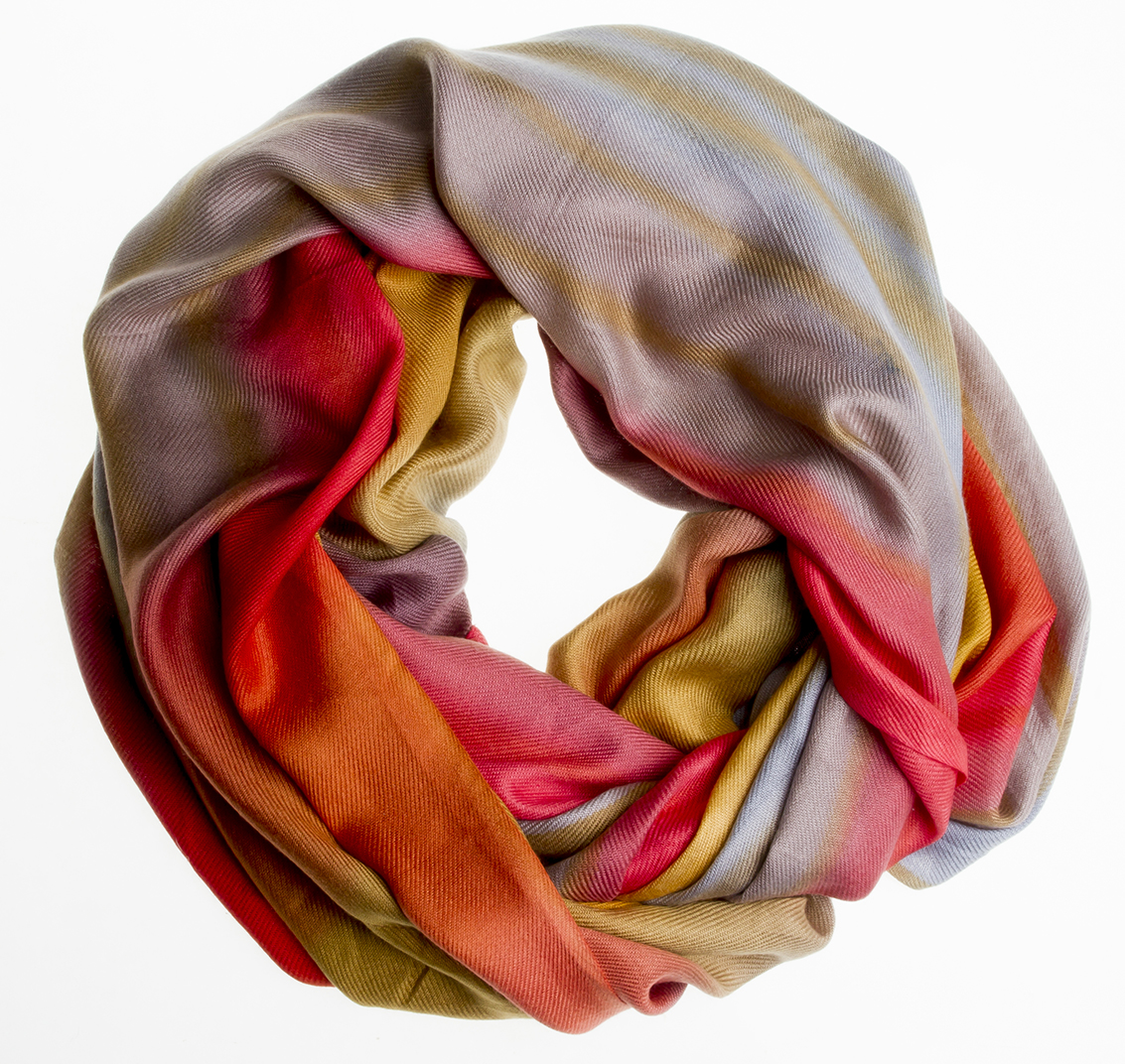 	Len&ccedil;o colorido. R$ 49,90.