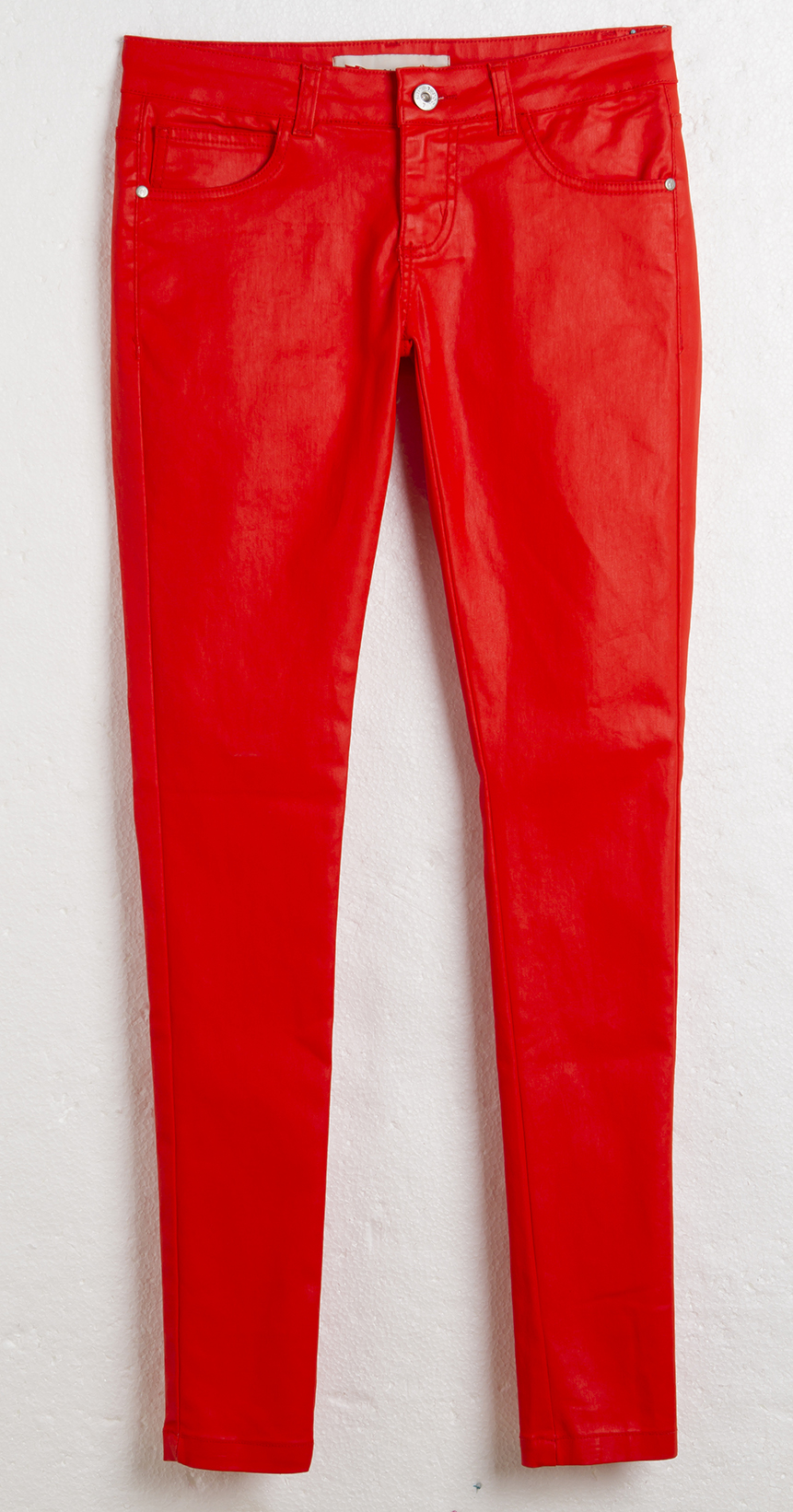 	Skinny jeans color. R$ 119,90.