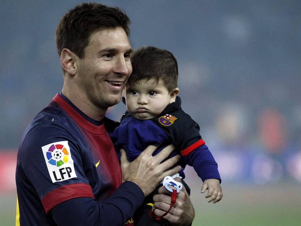 Messi desbanca Neymar e Cristiano Ronaldo e ganha sua 5ª Bola de Ouro