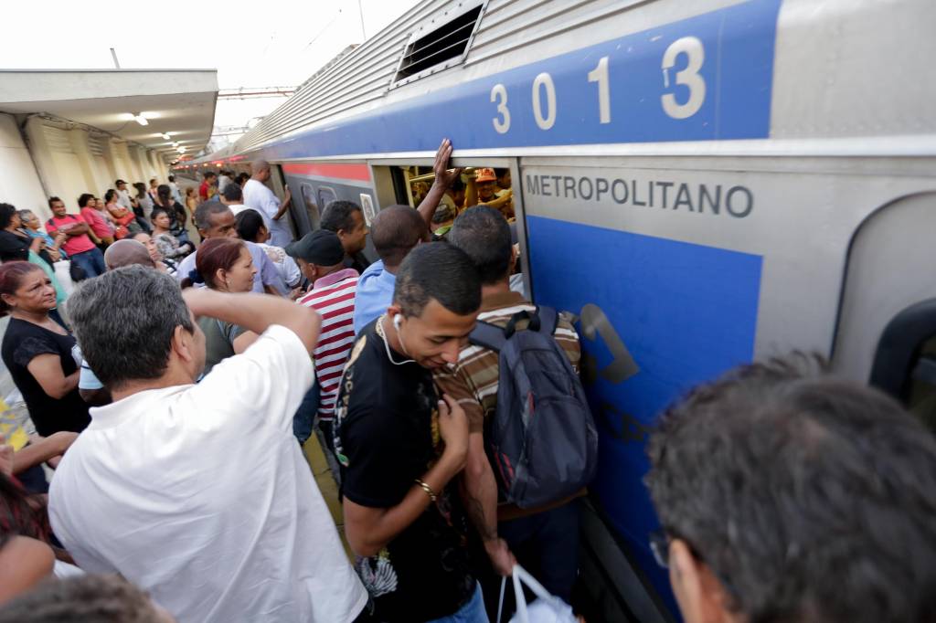 Linha 7–Rubi da CPTM tem velocidade reduzida entre estações