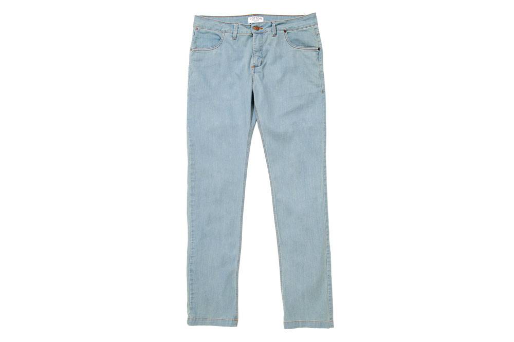 Cal&ccedil;a jeans em lavagem clara: 299 reais, na Cotton Project