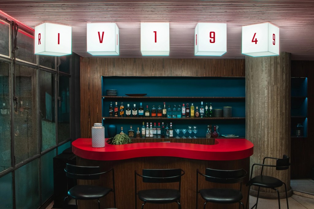 Riviera Bar