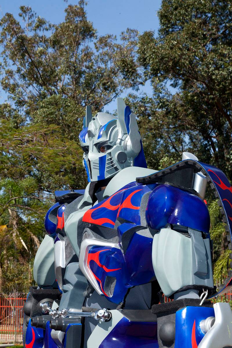 O Optimus Prime possui movimentos O Optimus Prime possui movimentos