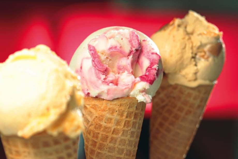 Atrações cremosas: abóbora com coco, cereja amarena e doce de leite Atrações cremosas: abóbora com coco, cereja amarena e doce de leite