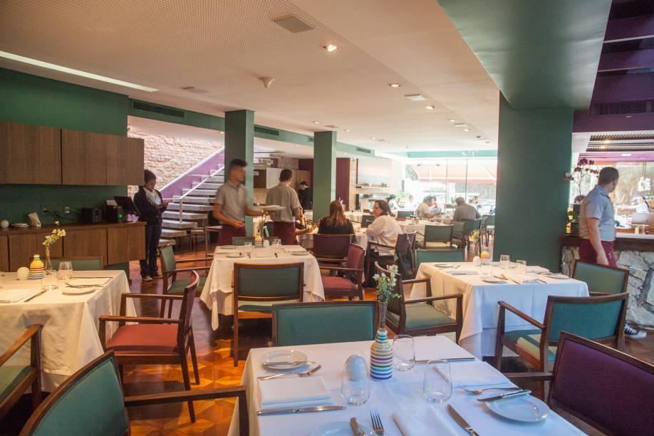 Salão do Attimo Per Quattro Salão do Attimo Per Quattro