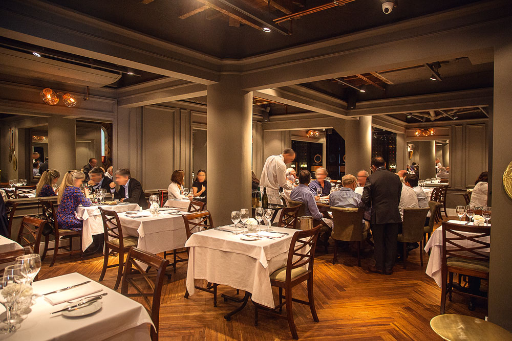 Badalado chef francês Alain Ducasse presta consultoria ao Chef Rouge