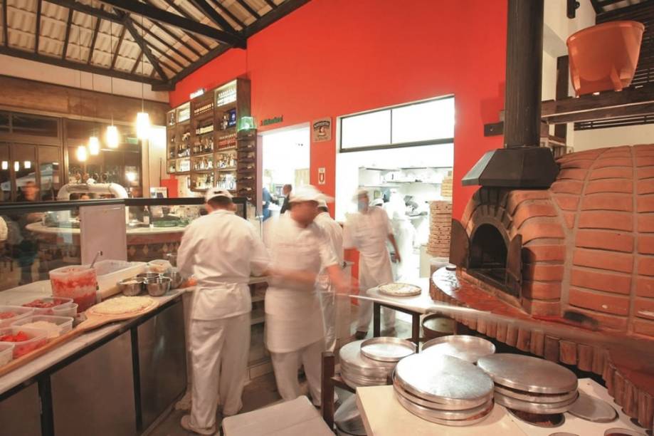 Pizzaria Antonietta: mais de sessenta coberturas Pizzaria Antonietta: mais de sessenta coberturas