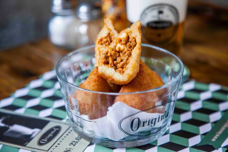 Coxinhas de buraco quente servidas no Original