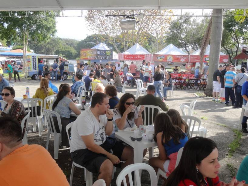 A Arena Food Truck muda seu ponto de parada todas as semanas A Arena Food Truck muda seu ponto de parada todas as semanas